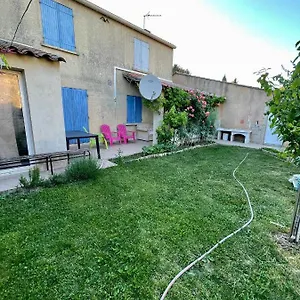  Hébergement de vacances Avignon- Montfavet En Périphérique Du Centre D'avignon Wifi Avec Grand Parking France